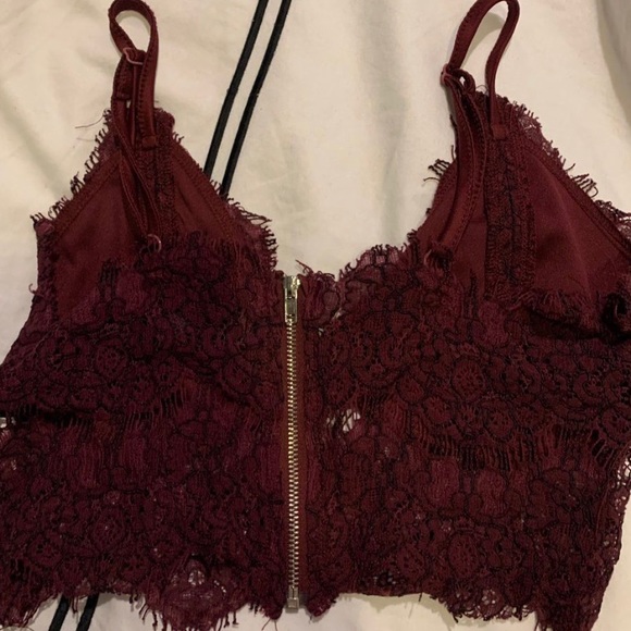 RED LACE TOP - Picture 4 of 4